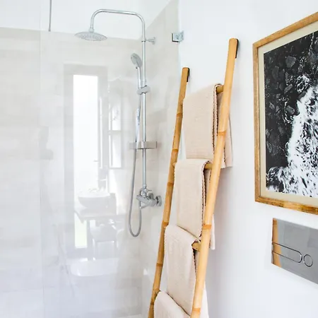 Praceta Porthaus - Entire Private Main Holiday home Santo Isidoro