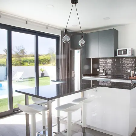 Praceta Porthaus - Entire Private Main Holiday home